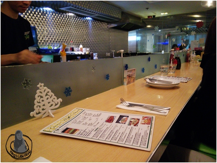 green-waffle-diner-3