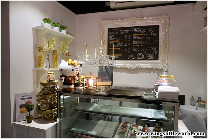 hello-kitty-cafe-1