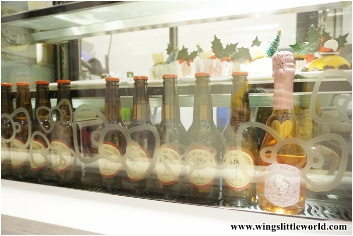hello-kitty-cafe-2