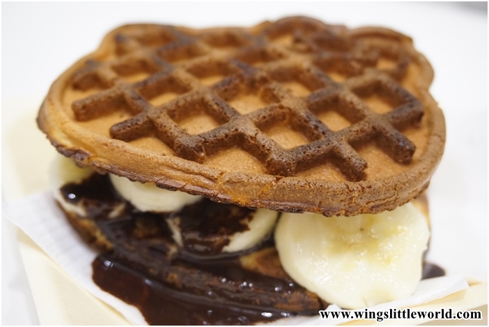 hello-kitty-le-petit-cafe-8