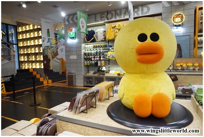 korea-day-1-line-store-1